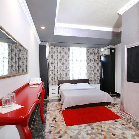 Hotel Eagle Tirana Exteriör bild