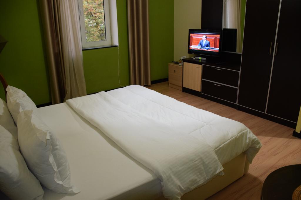 Hotel Eagle Tirana Exteriör bild