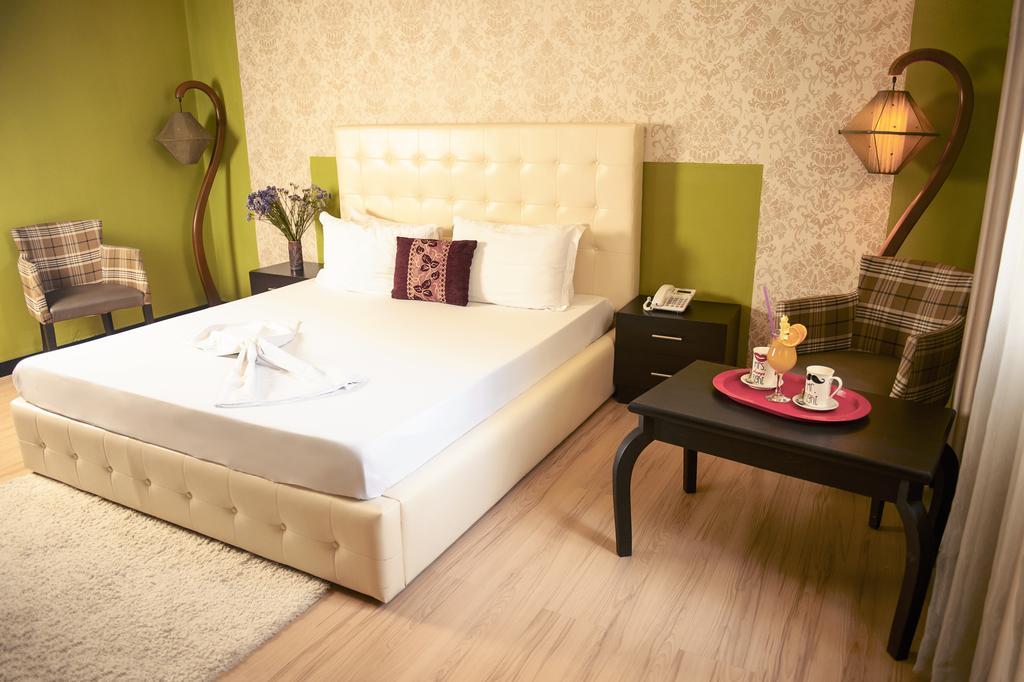 Hotel Eagle Tirana Exteriör bild