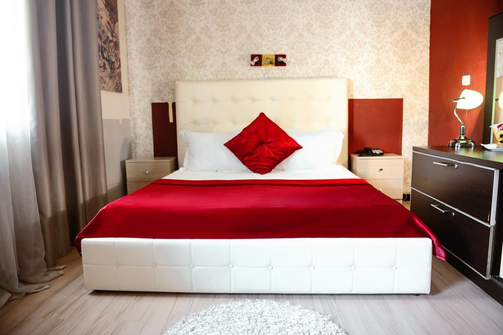 Hotel Eagle Tirana Exteriör bild