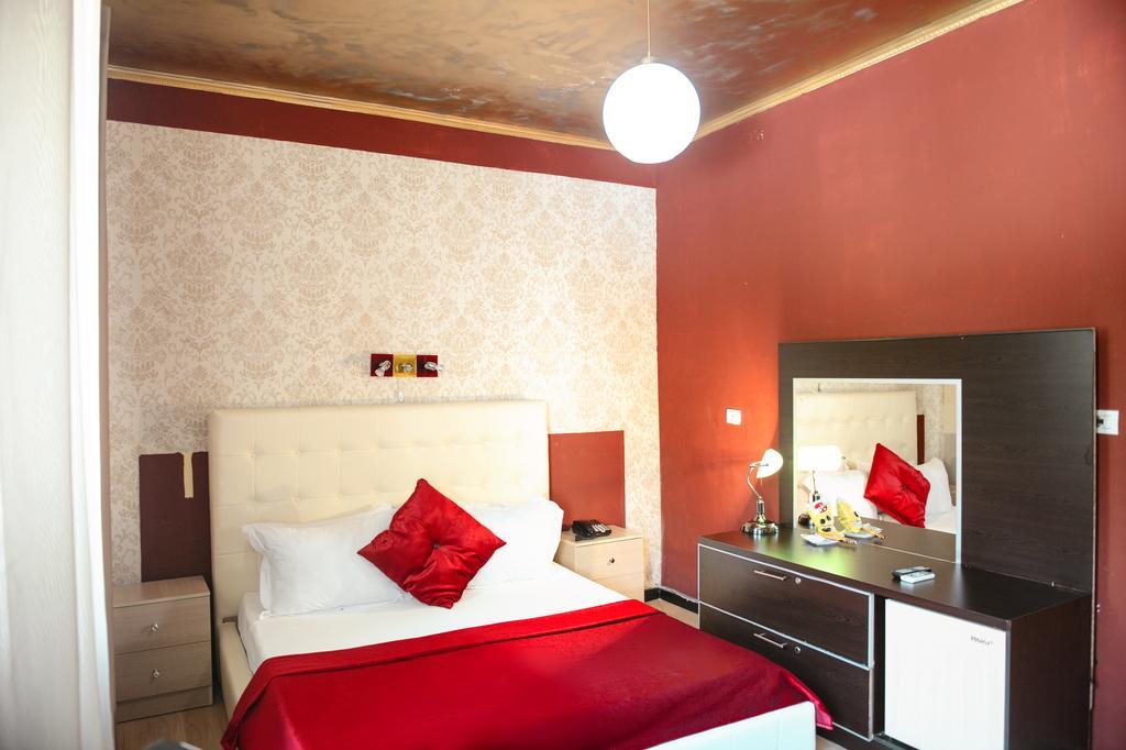 Hotel Eagle Tirana Exteriör bild