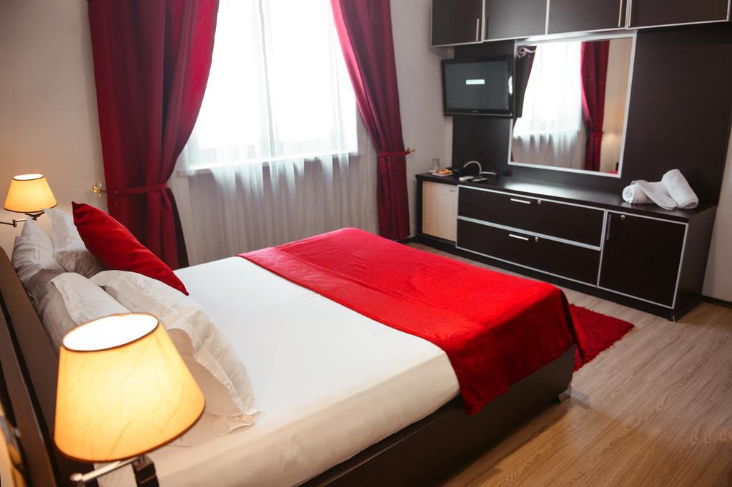 Hotel Eagle Tirana Exteriör bild