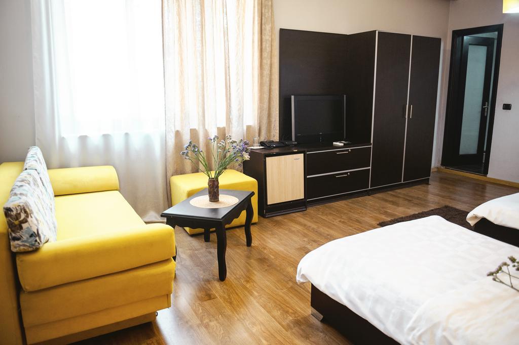 Hotel Eagle Tirana Rum bild