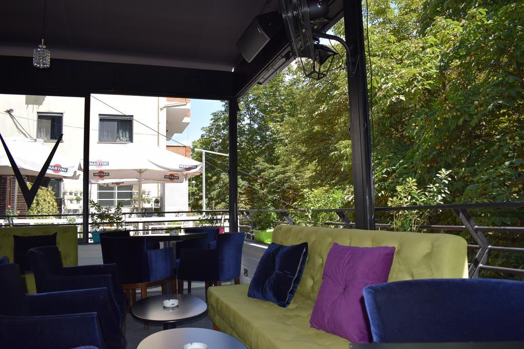 Hotel Eagle Tirana Exteriör bild
