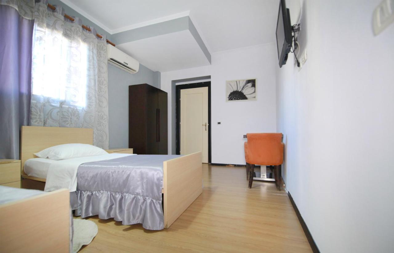 Hotel Eagle Tirana Exteriör bild