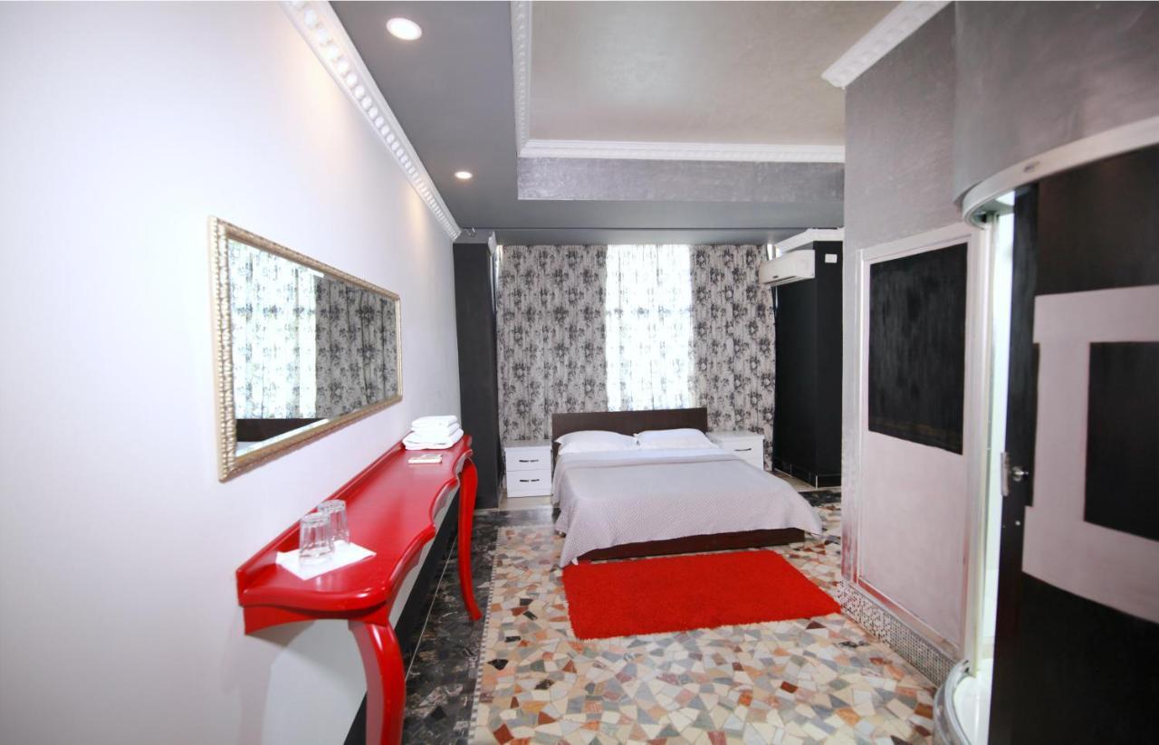 Hotel Eagle Tirana Exteriör bild