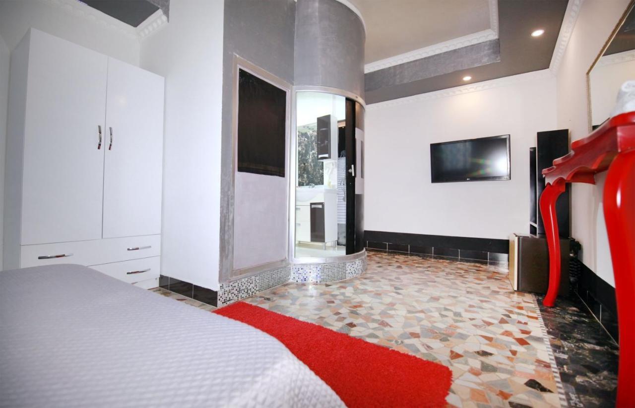 Hotel Eagle Tirana Exteriör bild