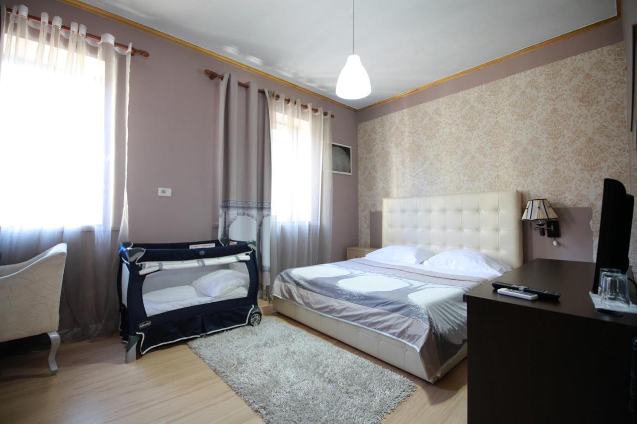 Hotel Eagle Tirana Exteriör bild